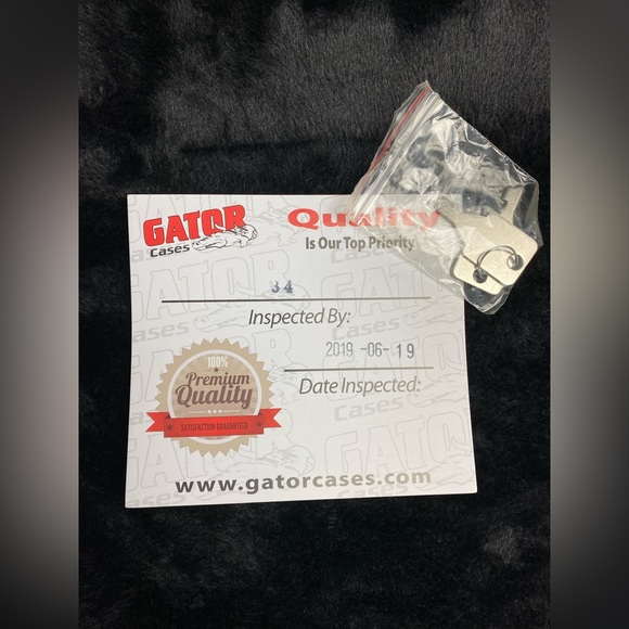 *NWT* Gator Electric Guitar Case - Picture 2 of 4